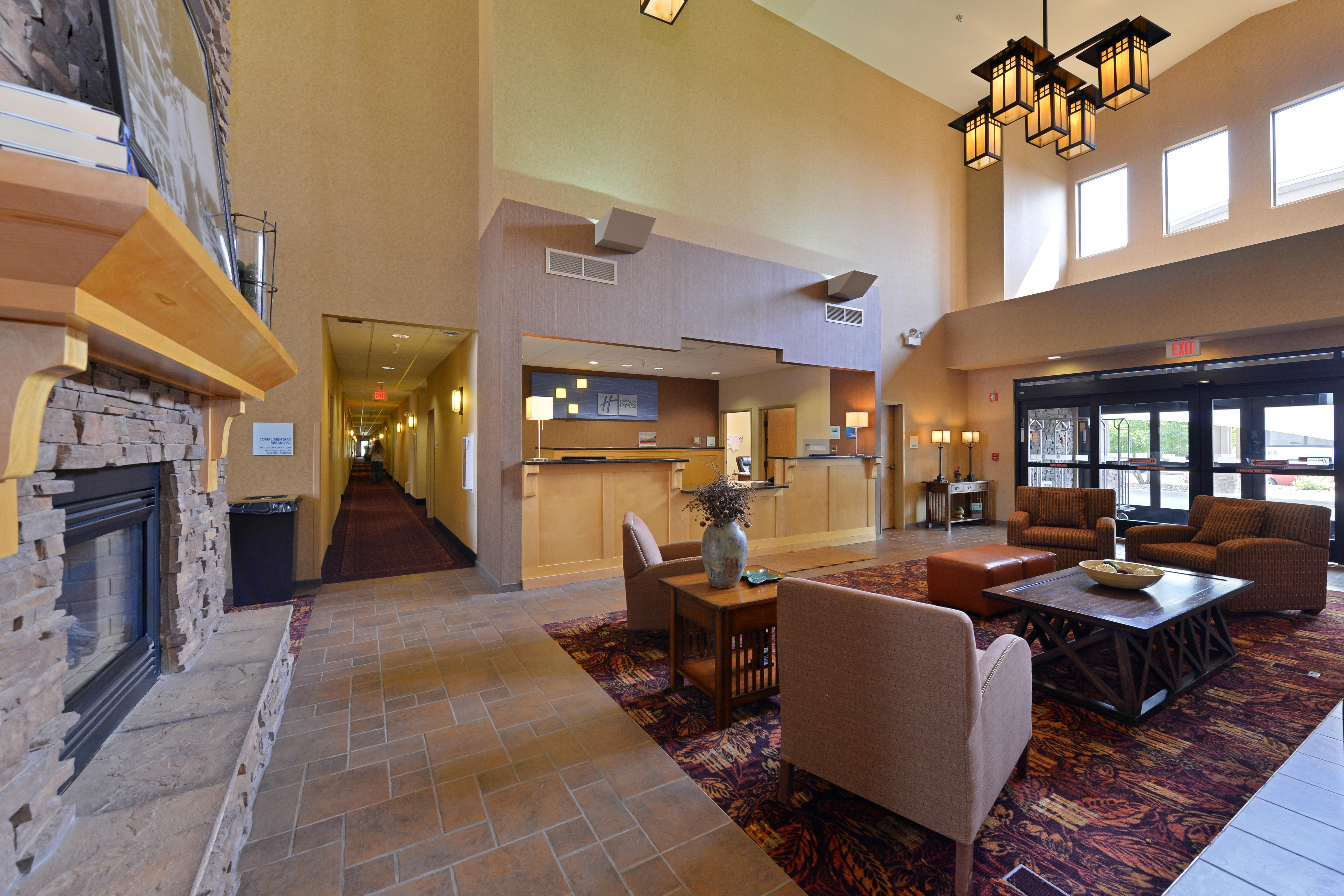 Holiday Inn Express Hotel & Suites Gillette By Ihg Exteriör bild