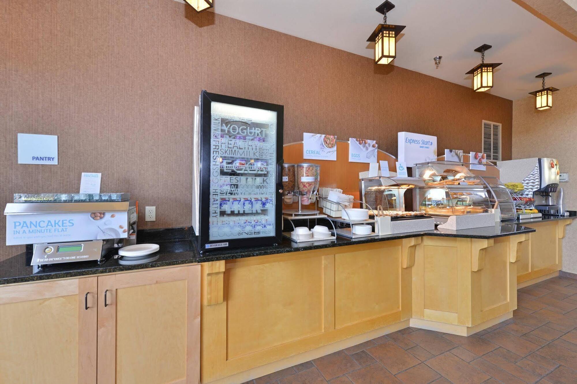 Holiday Inn Express Hotel & Suites Gillette By Ihg Exteriör bild